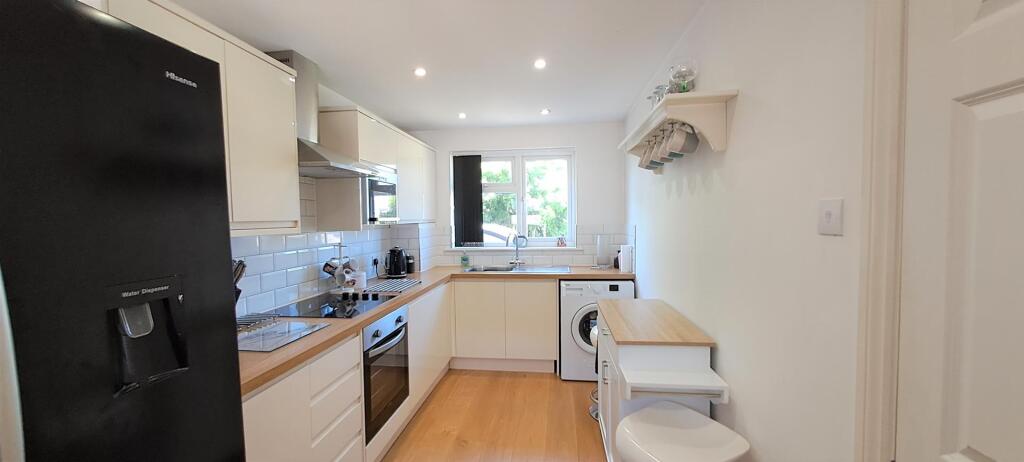 Kitchen shot 4.jpg