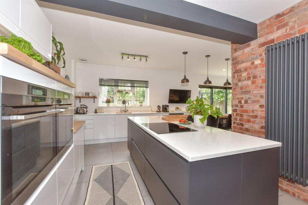 Kitchen/Breakfast Room