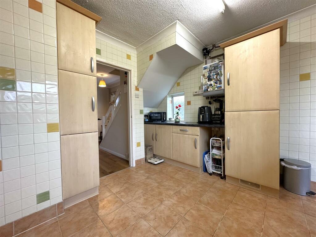 Kitchen Aspect Two 993