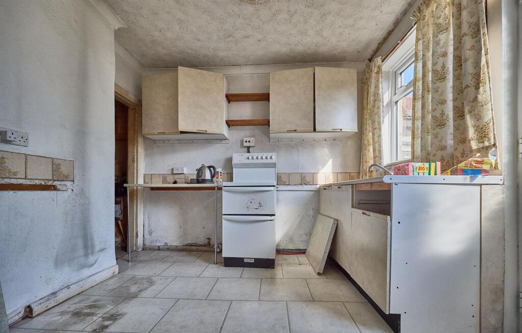KITCHEN TO REAR