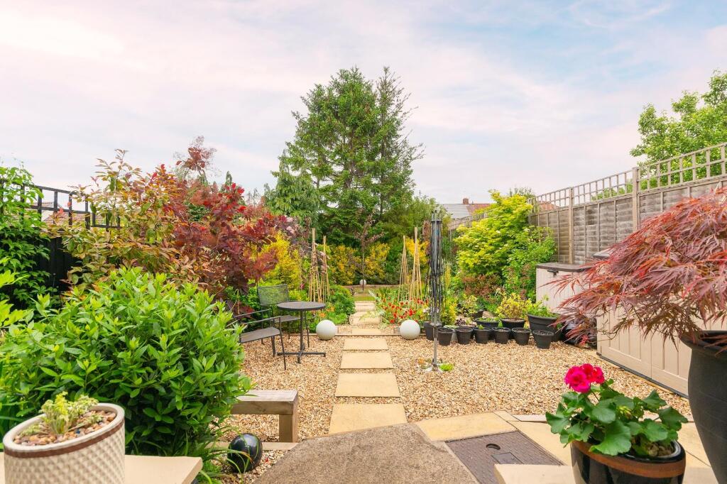 0J7ABN - External G.jpg