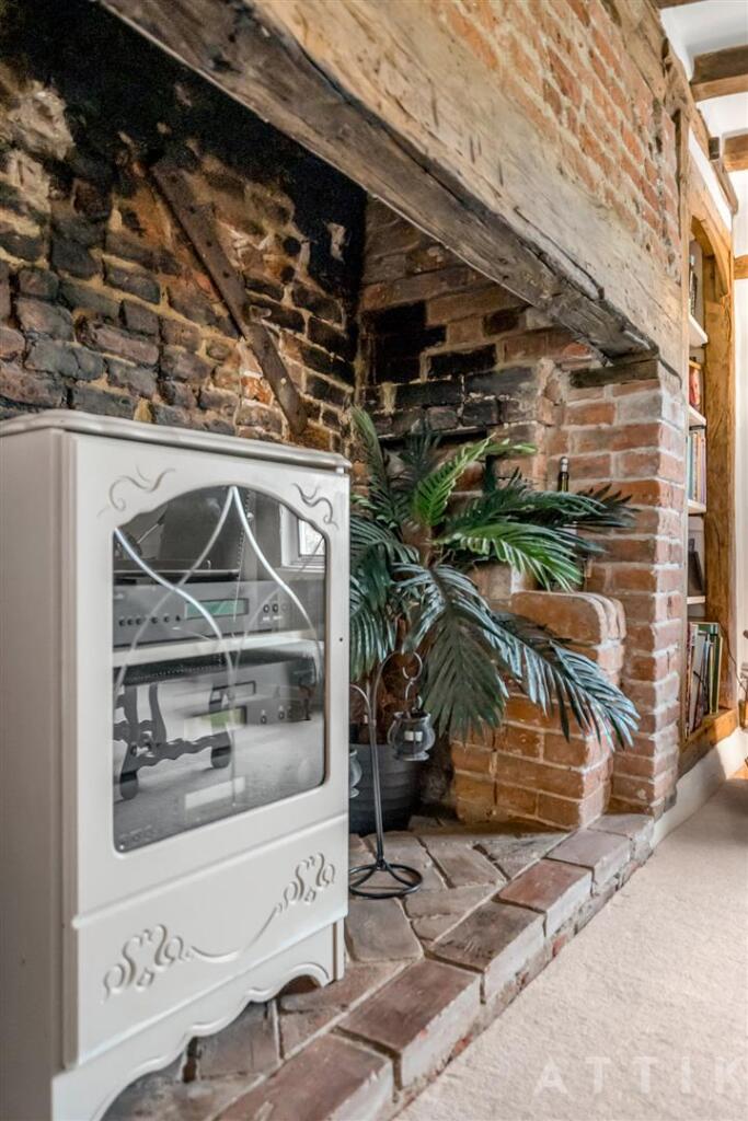 Old thatched cottage Manse Lane Crstfield IP19 0DJ