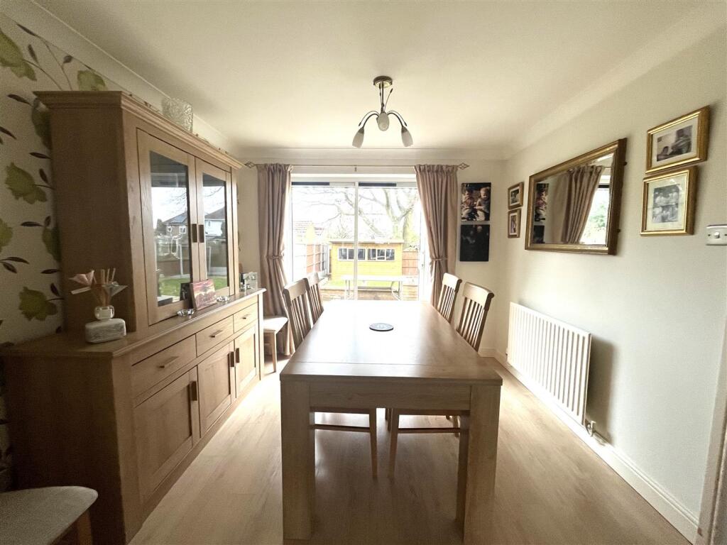 THORN CLOSE DINING 2.jpeg