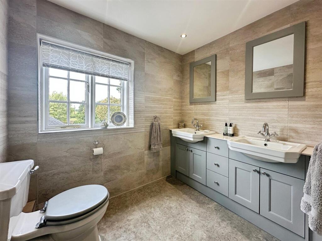 e25e38ba--4EF2-B83F-0B013353C6C3-66306-0000156FD6A