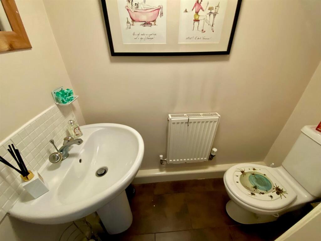 gf wc.jpg