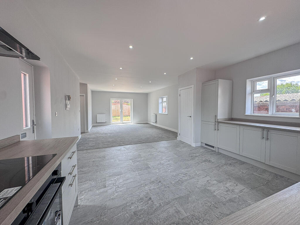 Living Kitchen Dining (2)