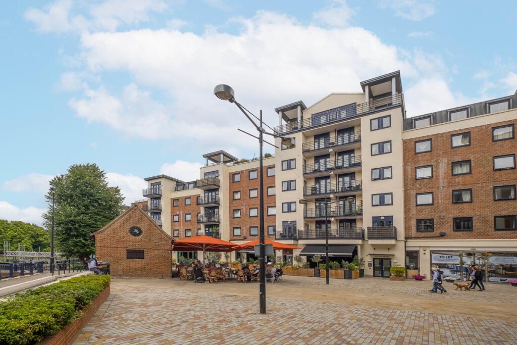 81-stephens-house...