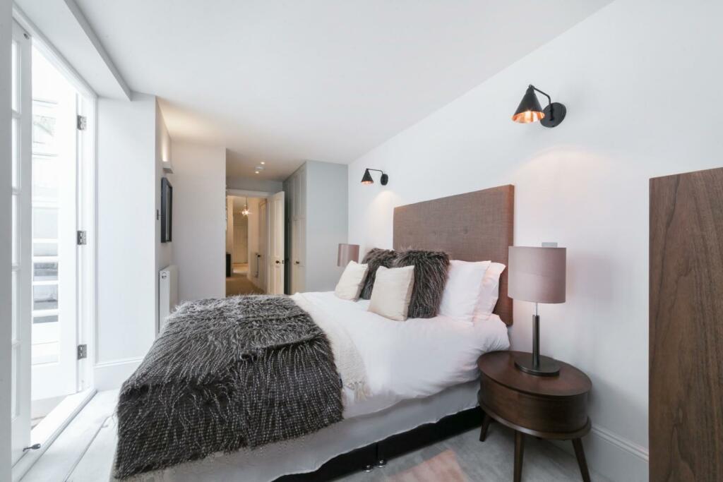bedroom (1).jpg