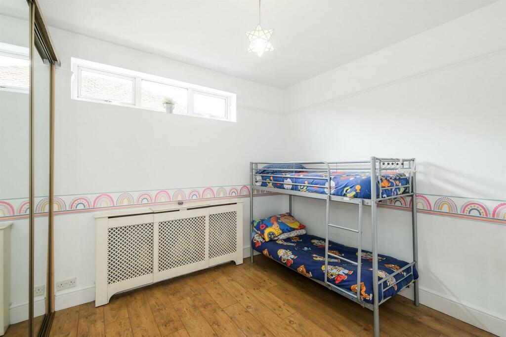 8 Burnham Road-10_web.jpg