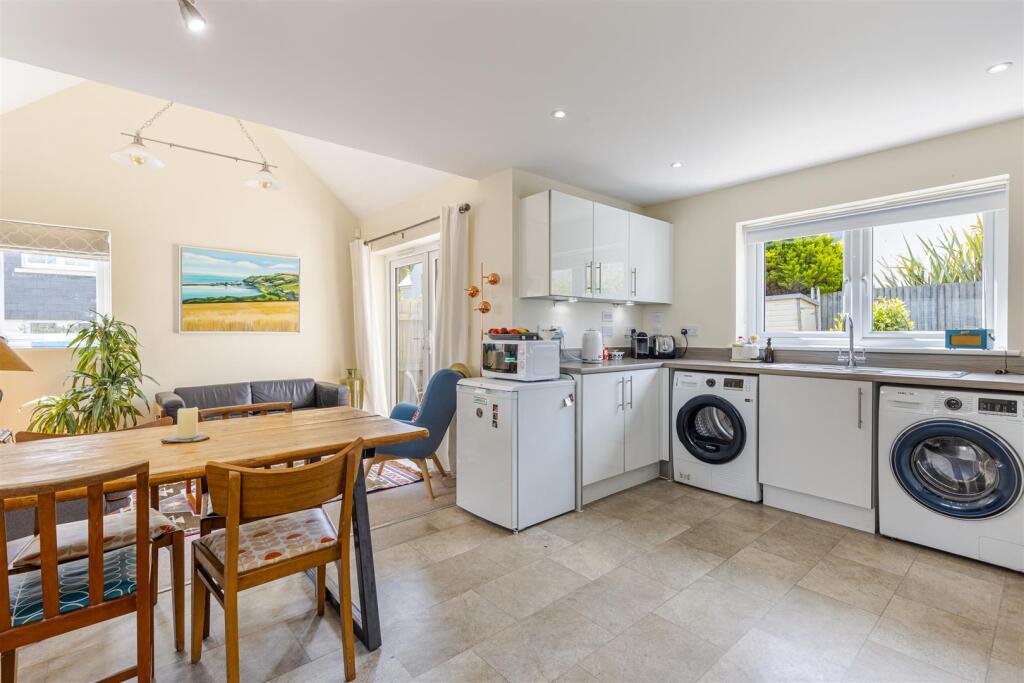 A08 - 16 Hockey Fields, Stoke Fleming - 250708.jpg