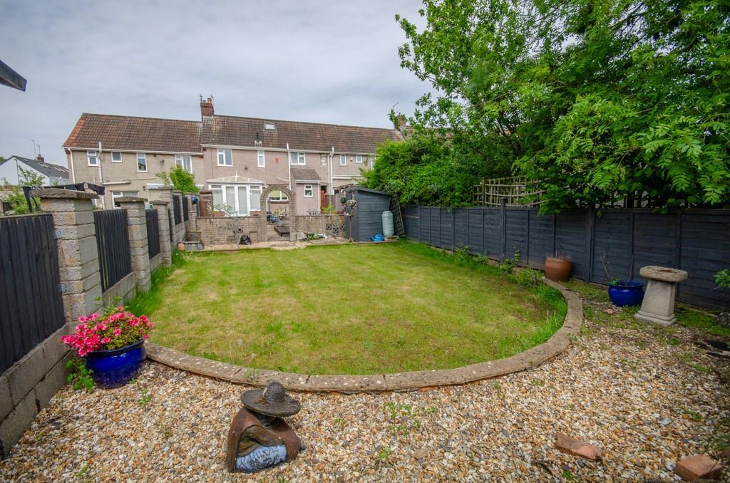 Rear garden pic 3.jpg
