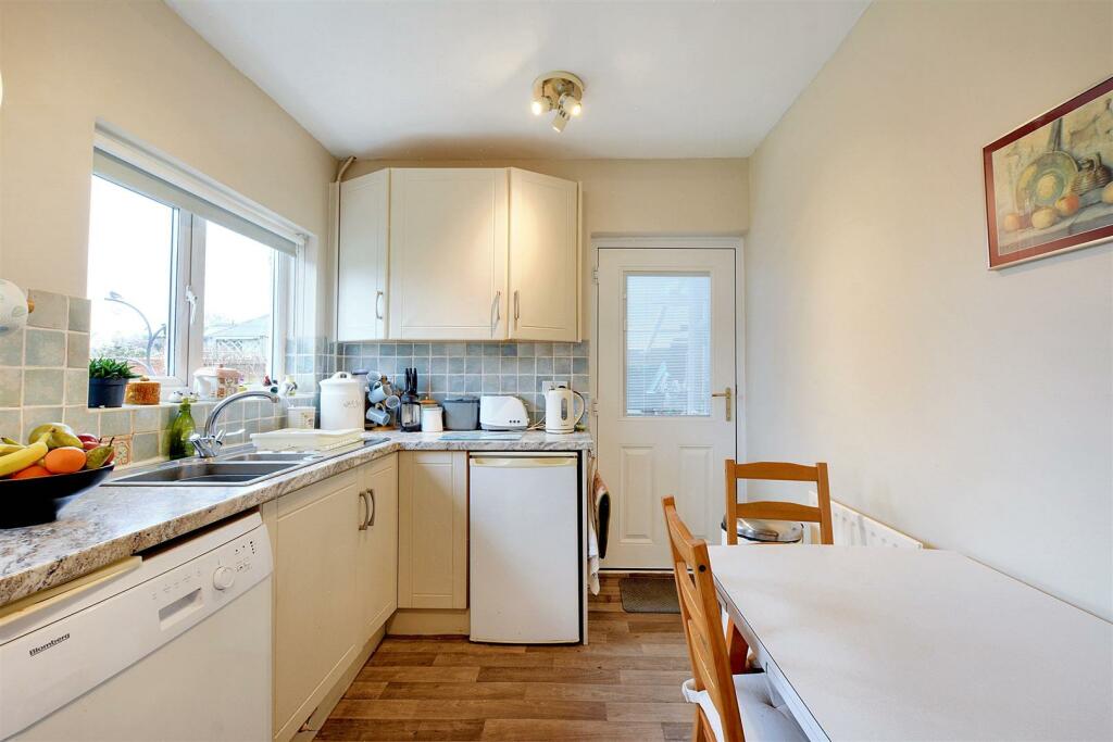 Kitchen_2.jpeg