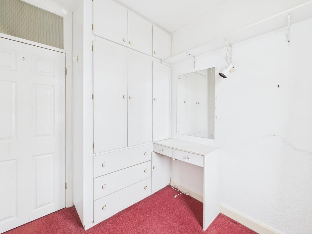 CAM05192G0-PR0172-STILL026