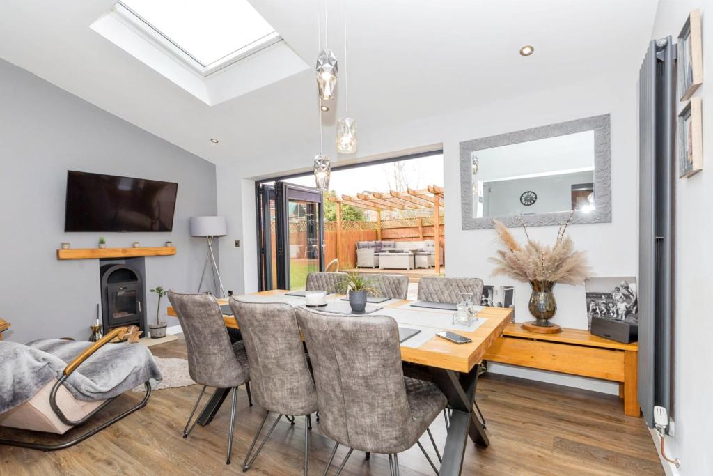 Dining / Family Room