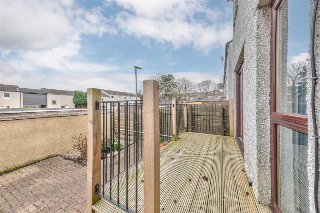 17 Broomlee Road Dundee-17.JPG