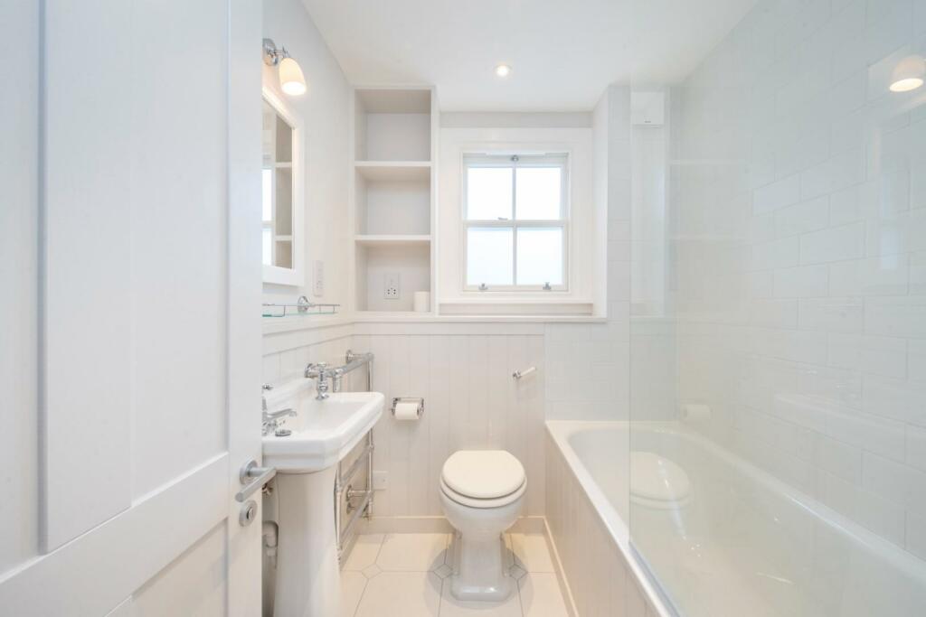 bathroom (2).jpg
