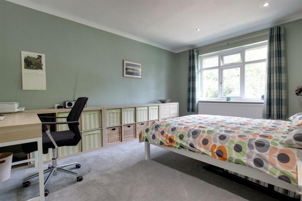 MASTER BEDROOM 1 (REAR)