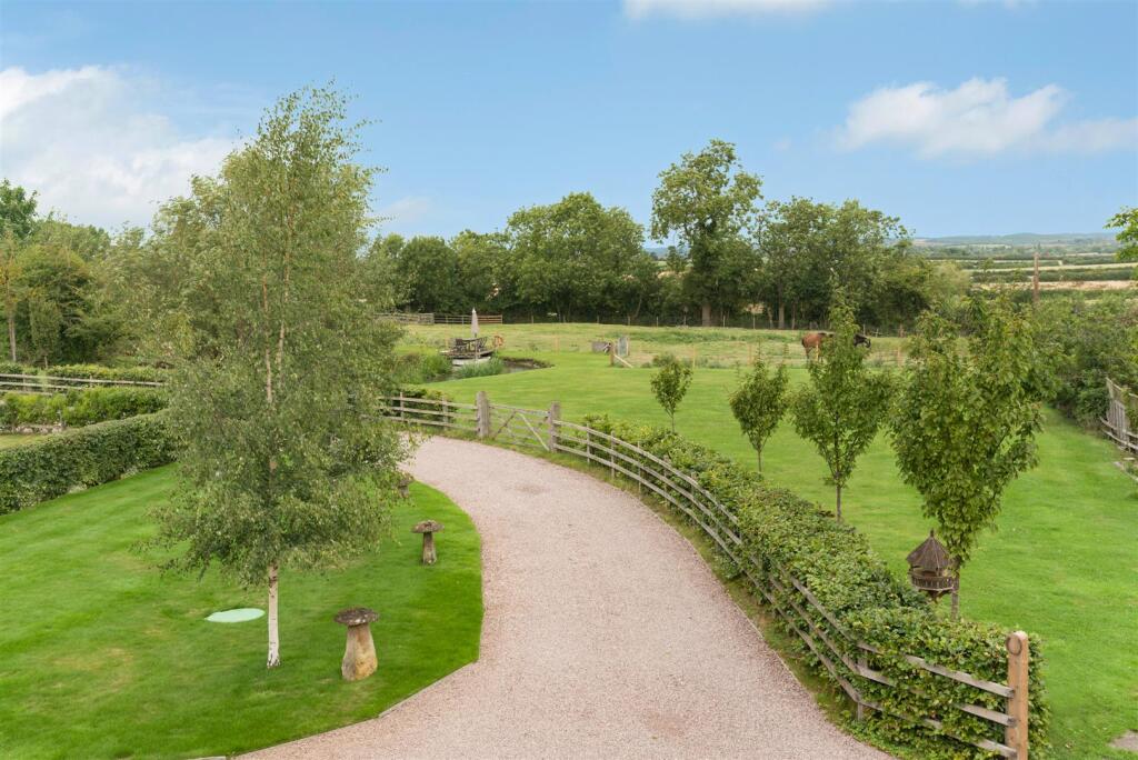 1 St Peters Court-3.jpg