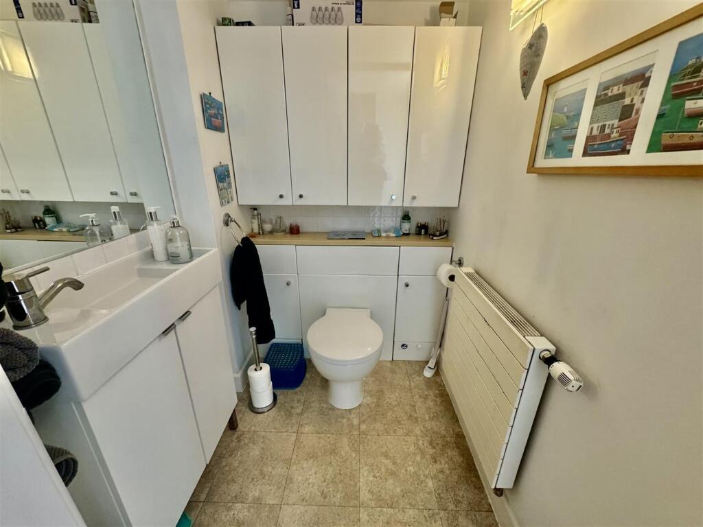 CLOAKROOM WC