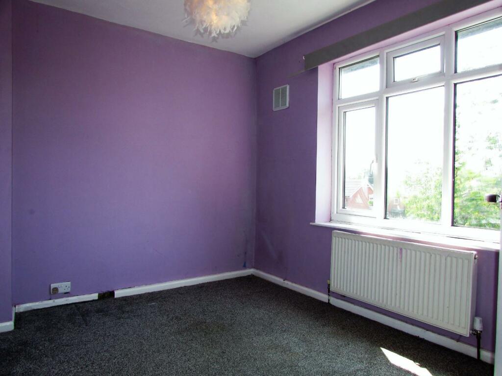 ClaphamSt3bed2.JPG