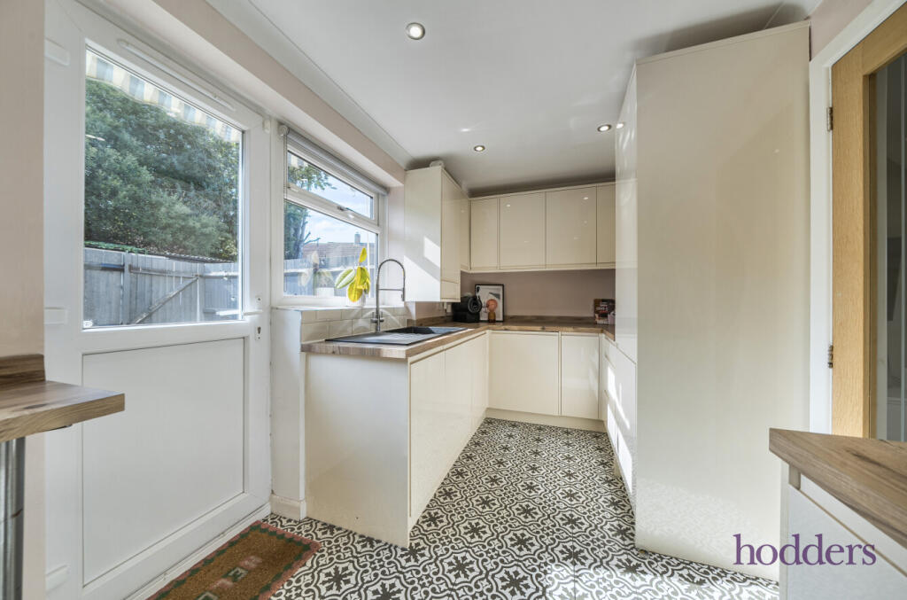 3750f020-d32c-453...