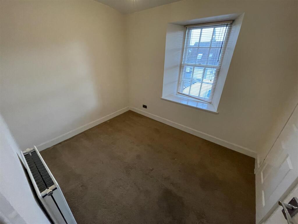 Bedroom 2.JPG