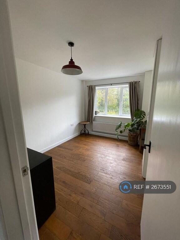Bedroom 4 / Office