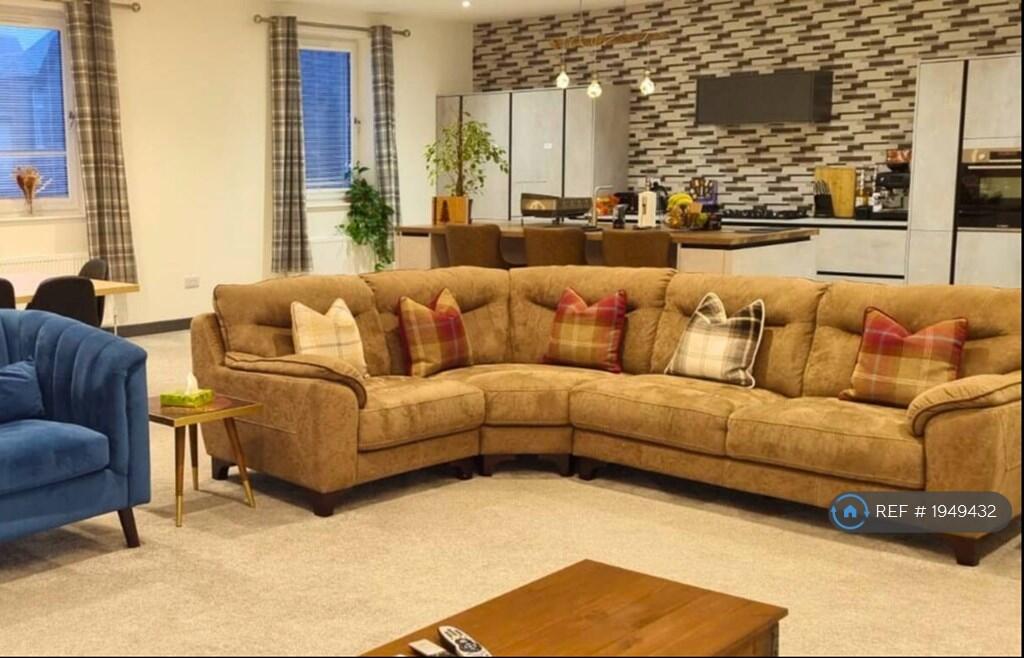 Living-Room &amp; Kitchen