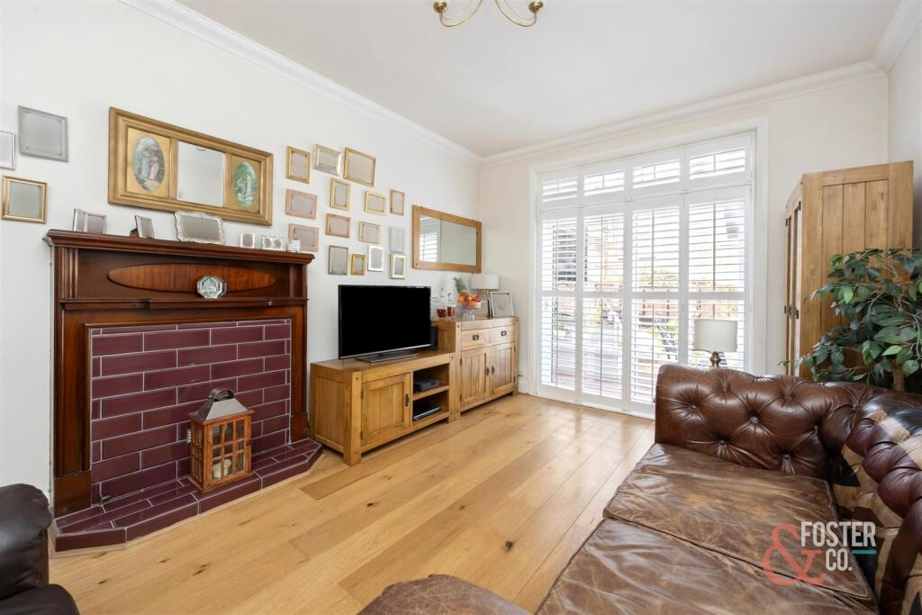 Montefiore Road, 32-019.jpg