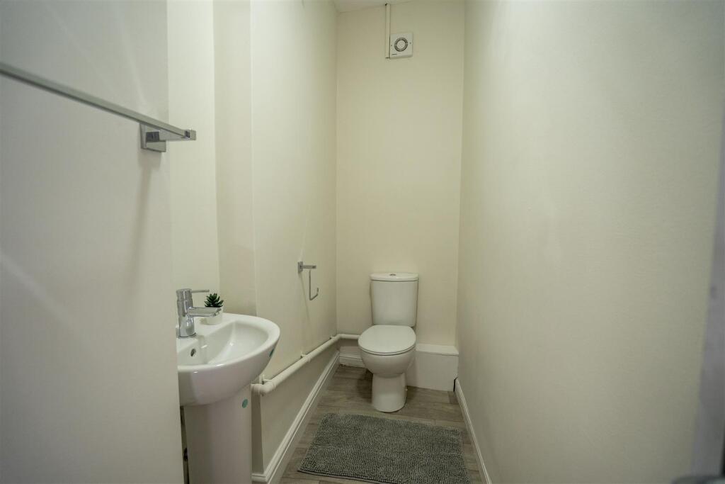 Toilet room Ashdell Road.jpg