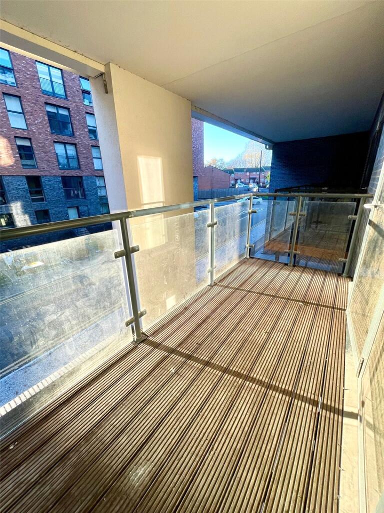 Balcony / Bed 1