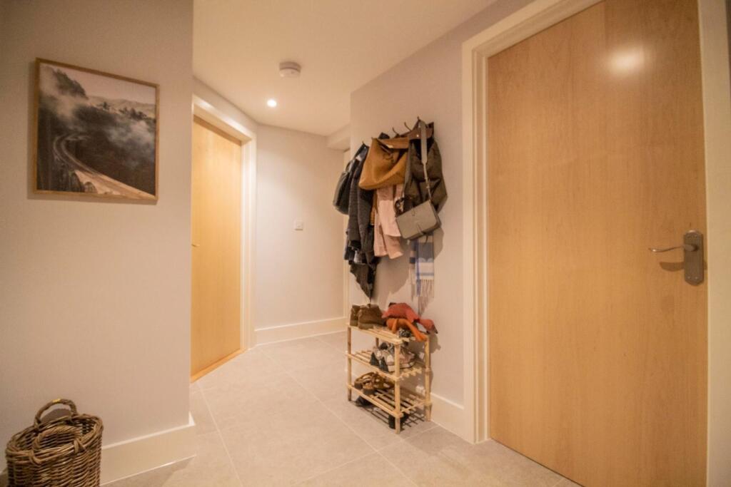 Apartment 1_Lawrence House [Hallway] 03.jpg