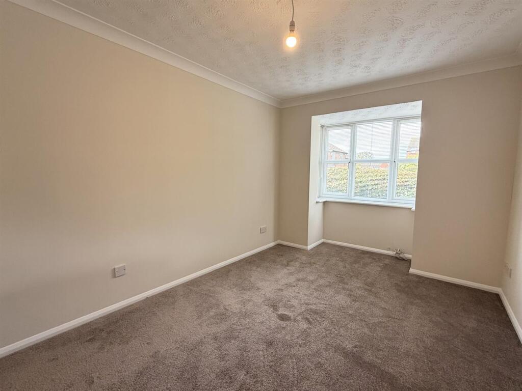 Living Room 2.jpg