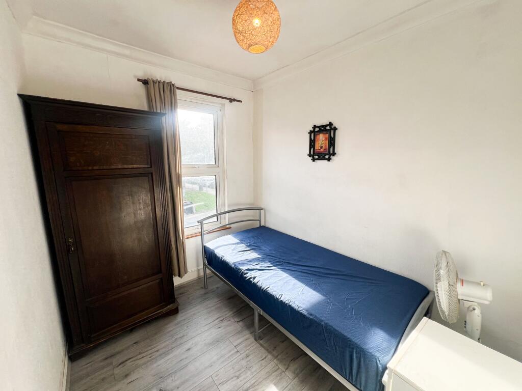 Westbury Rd IG11