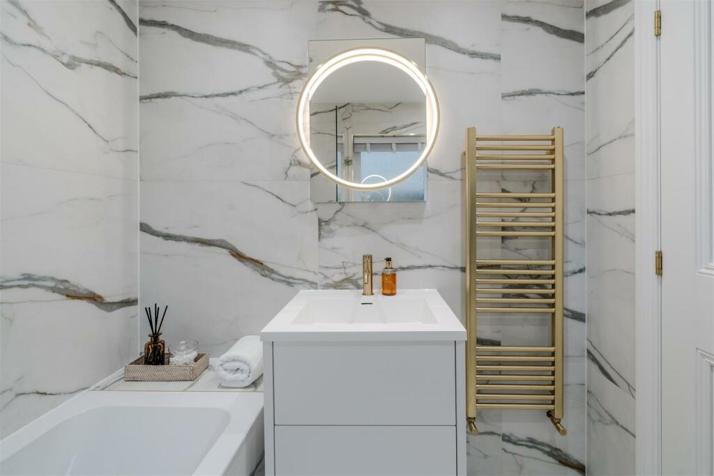 Bathroom-3.jpg