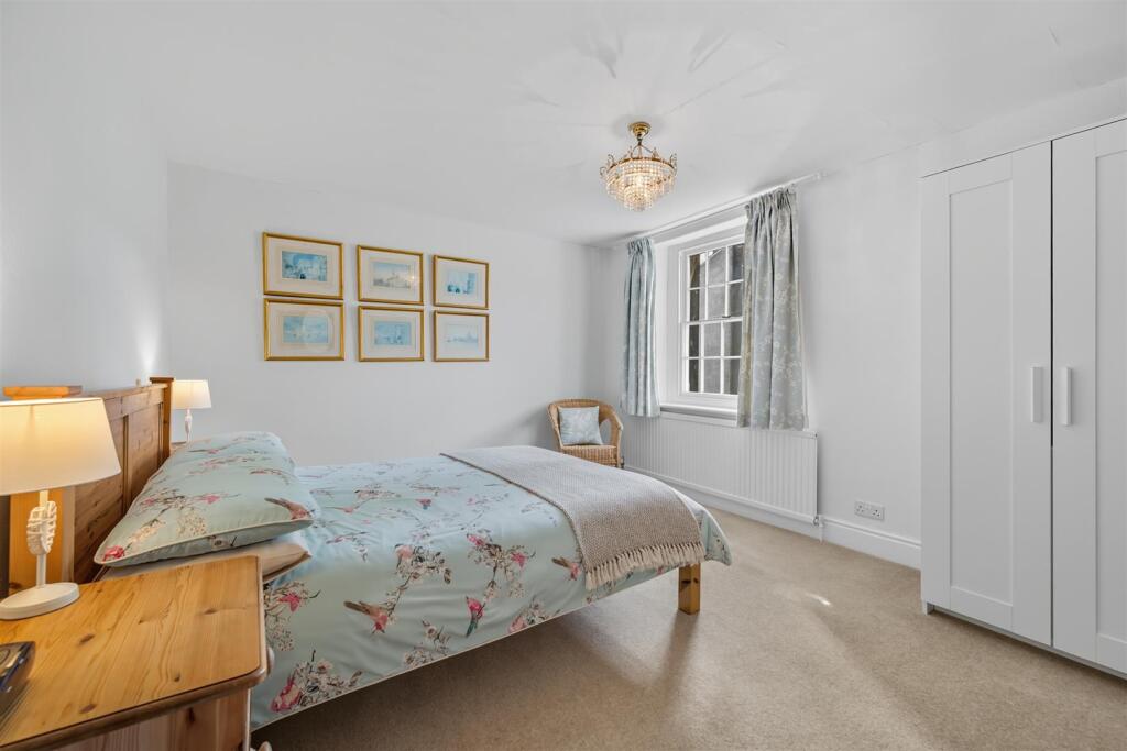 Saxton Mee Wainstones 417.jpg