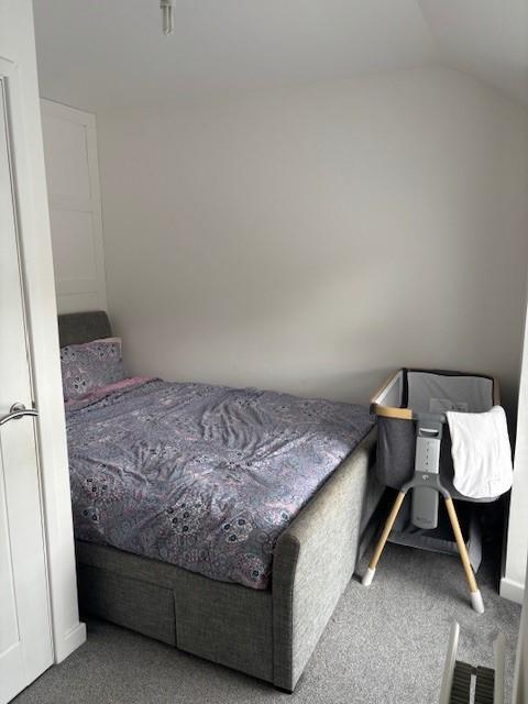 Front bedroom 1 ¿L¿ shaped