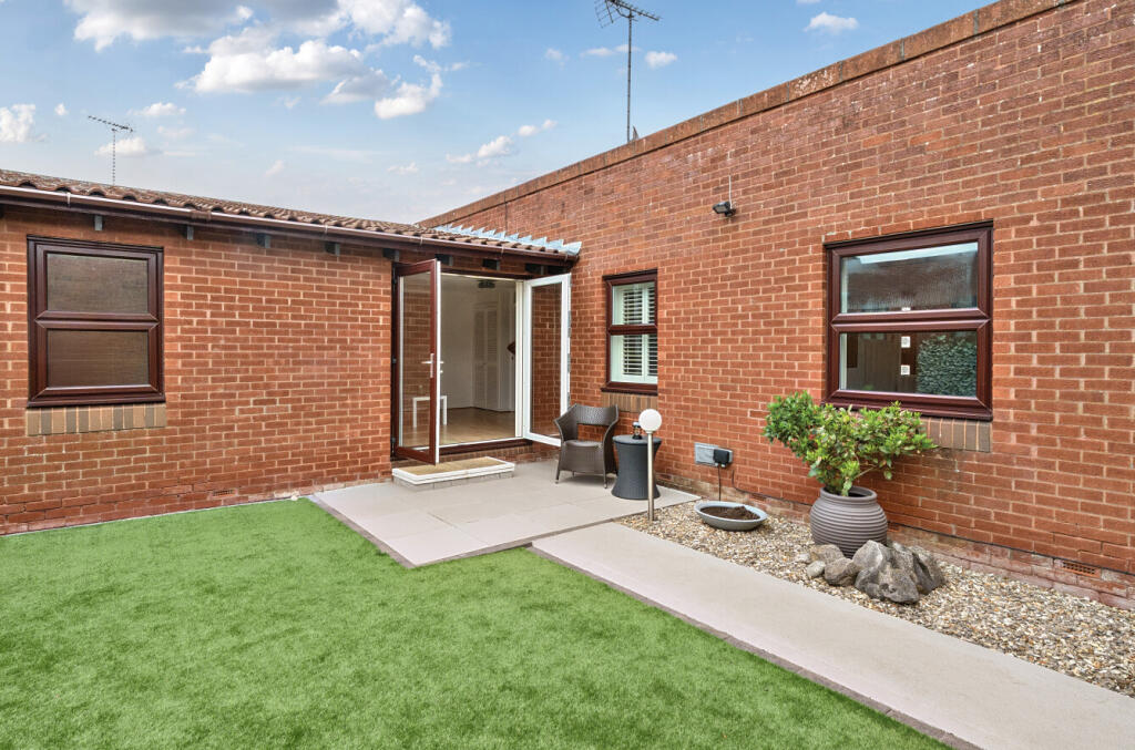 1310449-5-684fe6d...