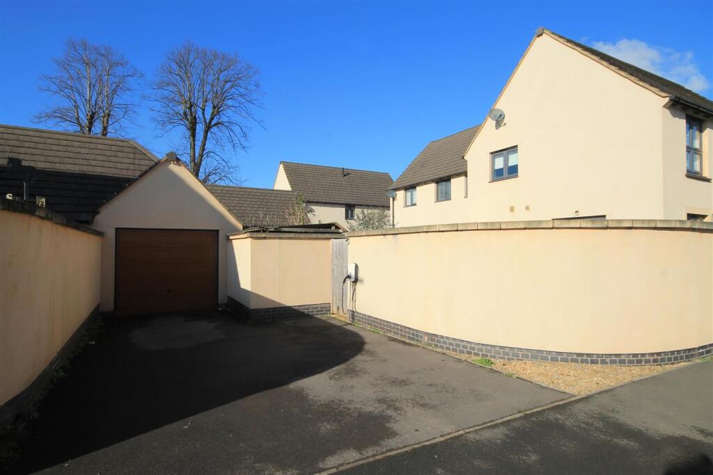 PW Drive &amp; Garage.JPG