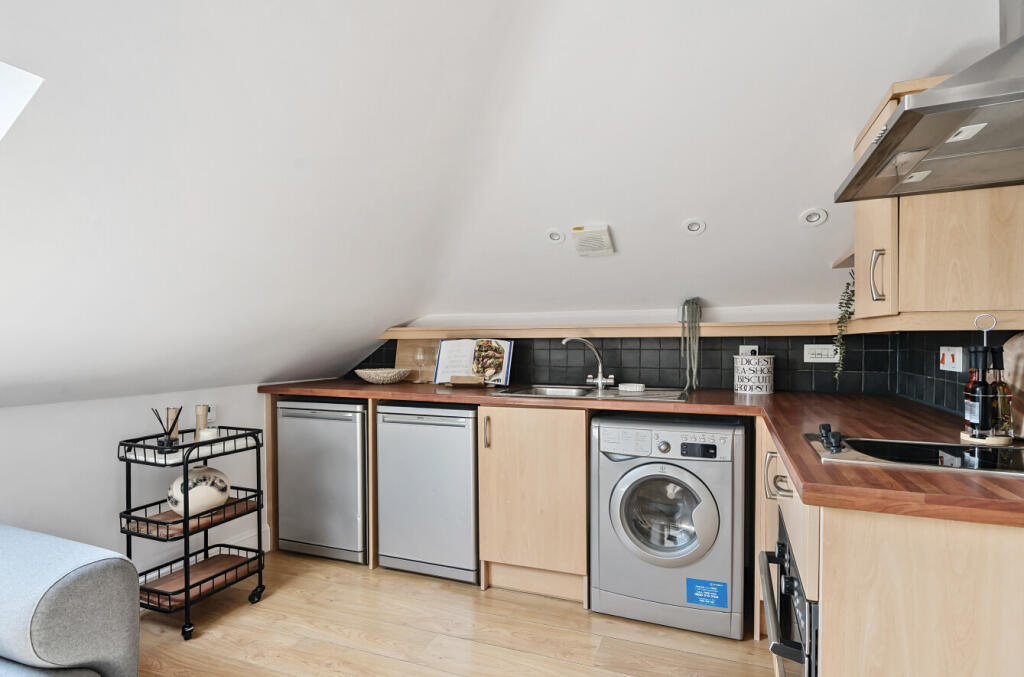 1298809-16-682c86...