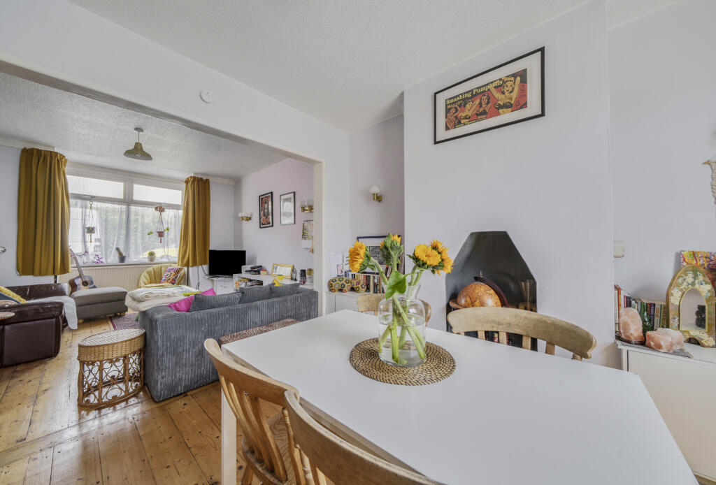 1313517-4-68555c8...