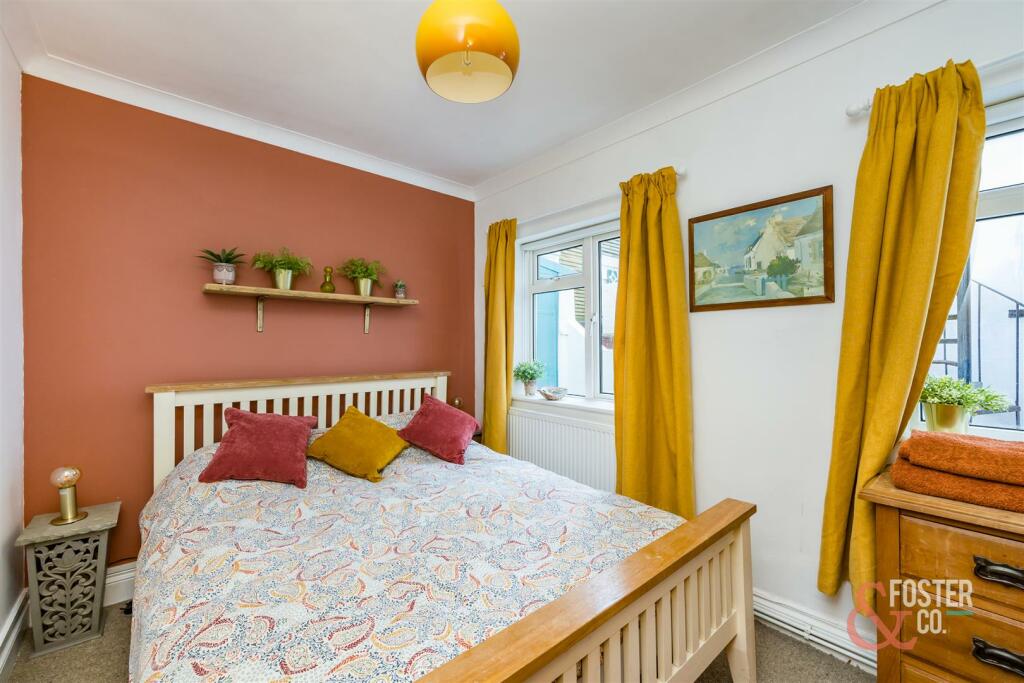 St Aubyns 22, Flat 2-12.JPG