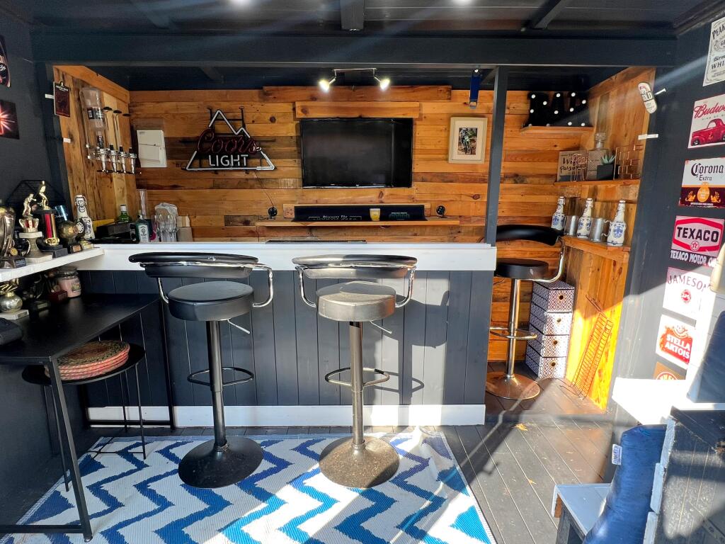 Garden Bar