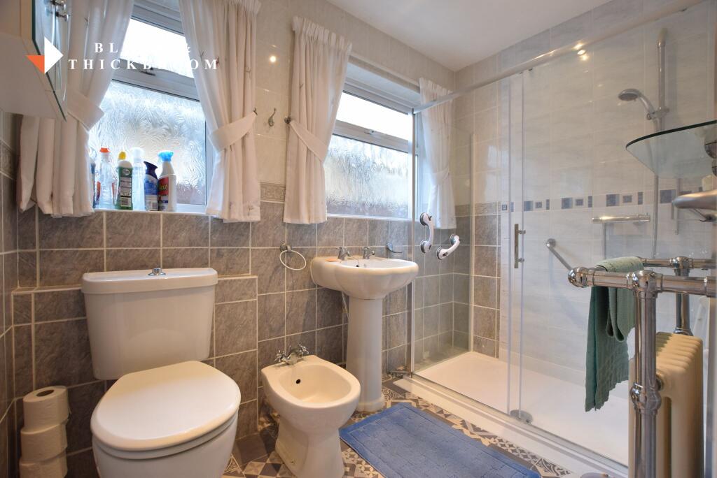 SHOWER ROOM