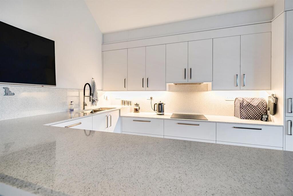 11 - 1386567-5-692dadd0bfce9.jpg