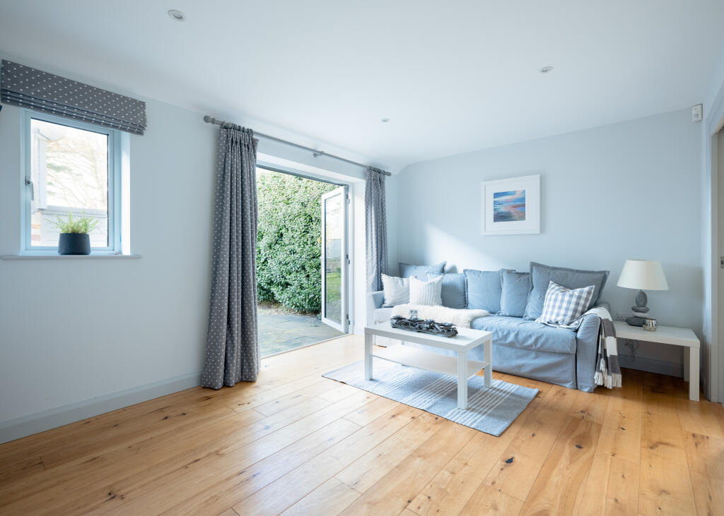 6791029f3ddf7_Higher Farm 2-24