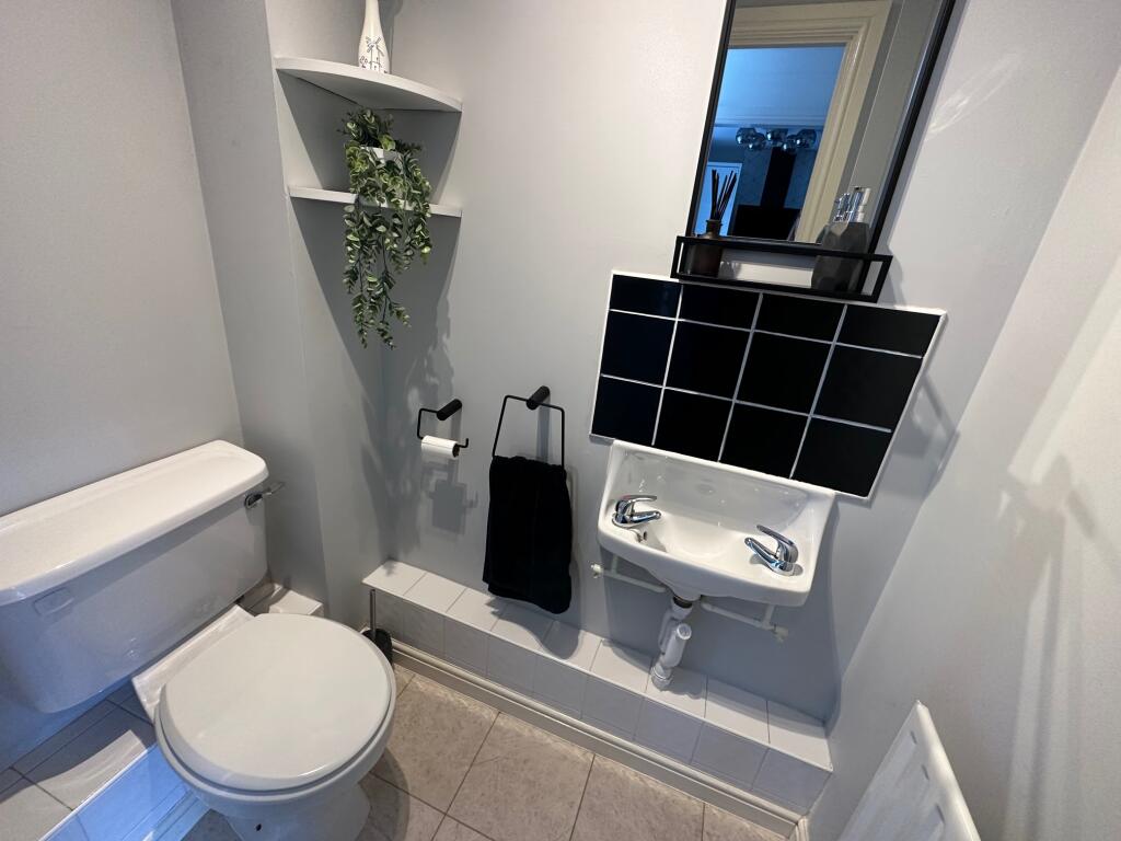 Cloakroom/wc