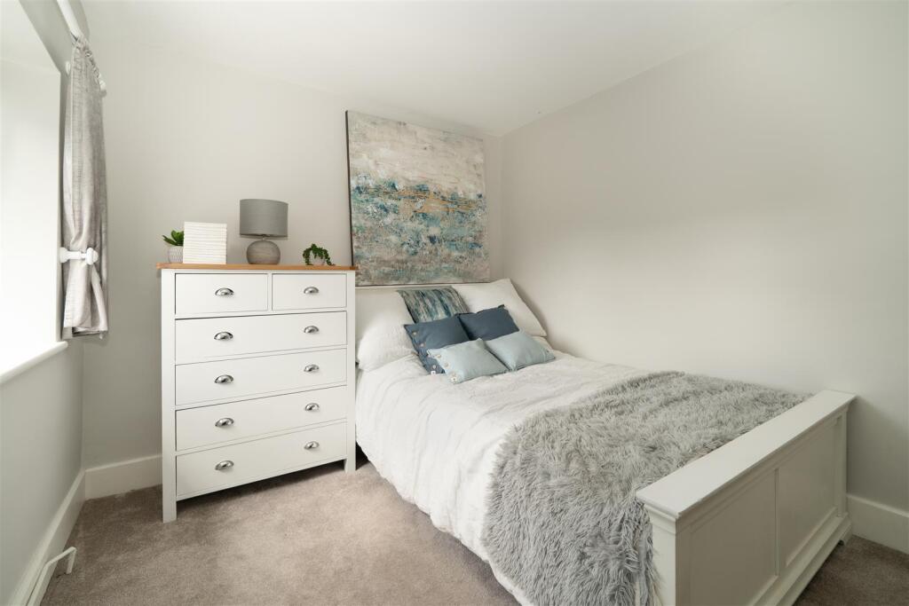 Bedroom2-2.jpg