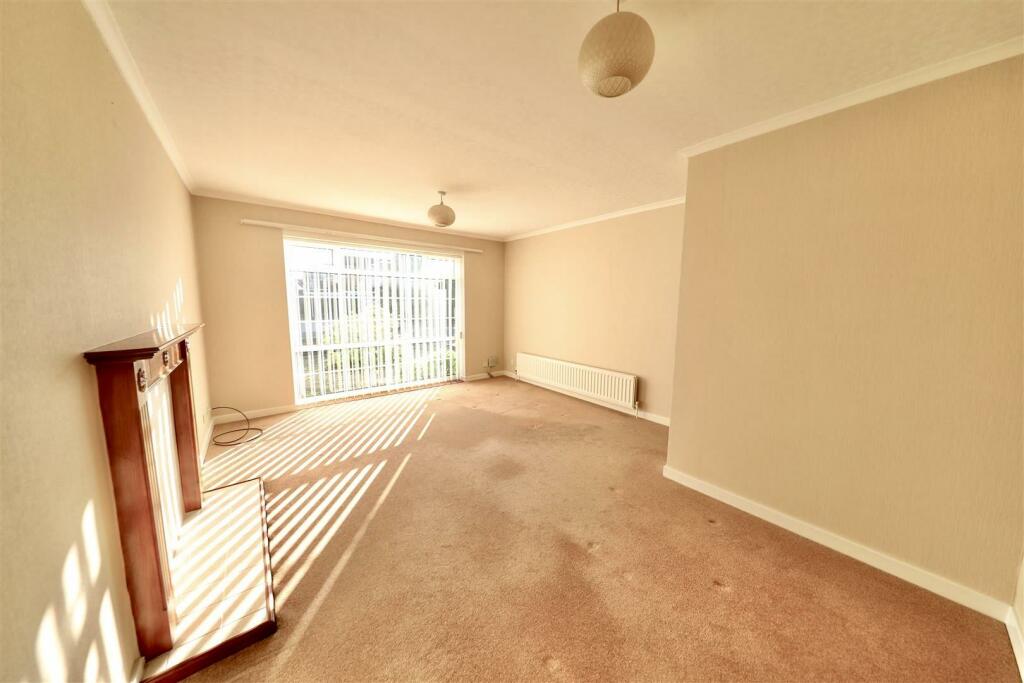 11 The wolds - Lounge 2.jpg