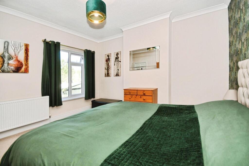 BED 1 03.jpg